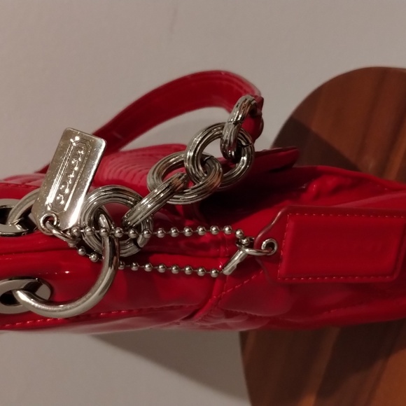 Coach Poppy Quilted Liquid Gloss Cherry Red Patent Leather Shoulder Bag Rare - Picture 12 of 17